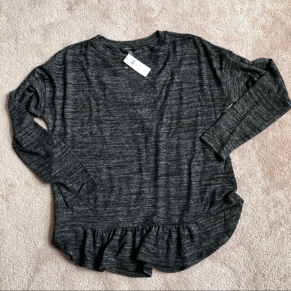 Women’s banana republic top. NWT.